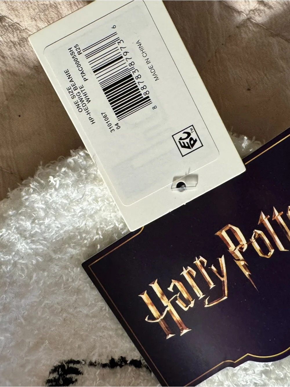 Warner Bros. Harry Potter Hedwig Fuzzy White Owl Beanie/Pen set